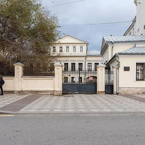 В Москве выставили на торги исторический купеческий особняк XVIII века