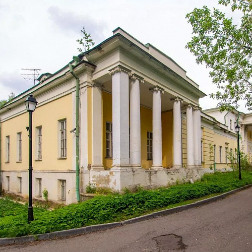 Дача Строгановых в столице выставлена на продажу