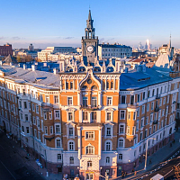 В историческом доме страхового общества «Россия» на продажу выставлена квартира Валерия Сюткина