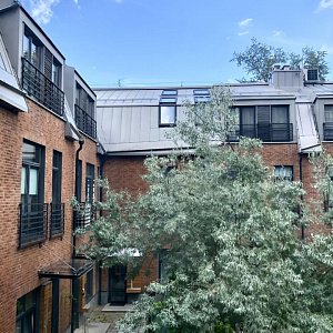 Сдается 3-этажный таунхаус, 222 м² в ЖК ЛофтКвартале «Studio 8 (Студио 8)»